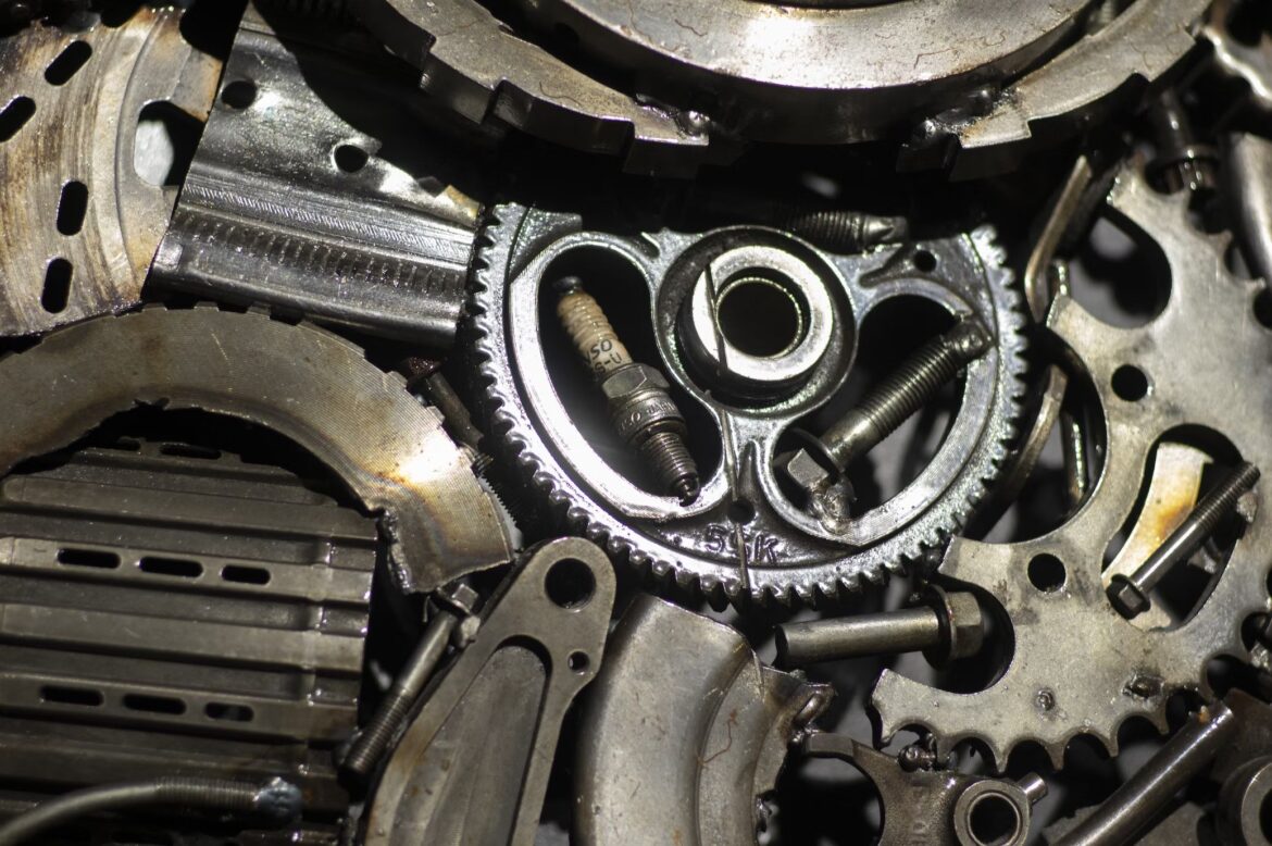 Apie automobilių pridavimą į metalo laužą